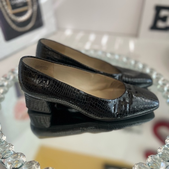 Etienne Aigner Black Croc-Embossed Heels women’s size 8M - Picture 4 of 9